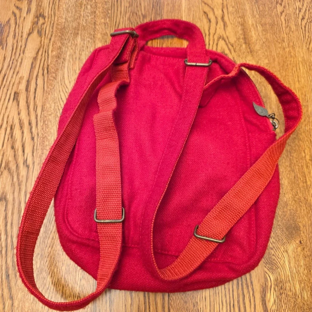 Disney Store Winnie the Pooh Red Felt Embroidered Fall Leaves Mini Backpack Bag